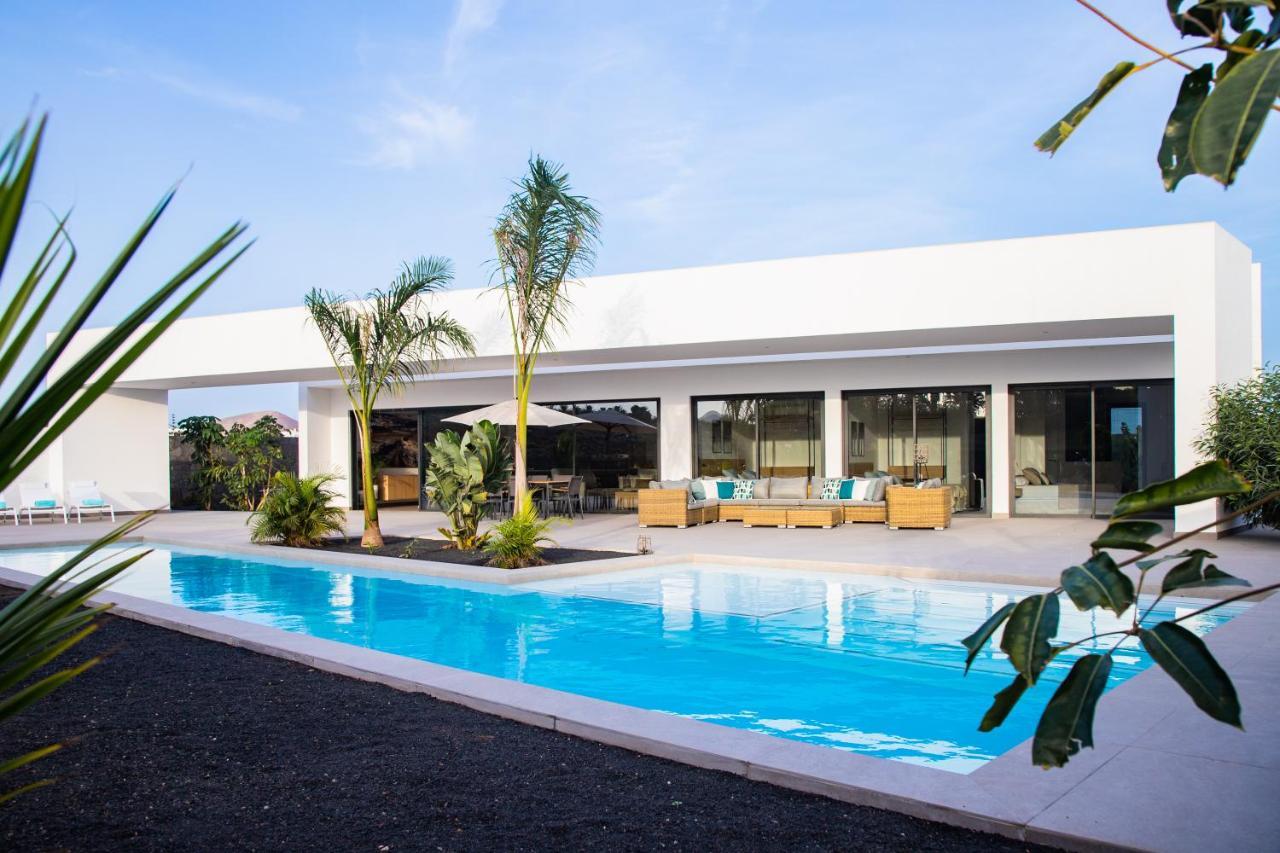 Villa Macan Teguise  Exteriör bild
